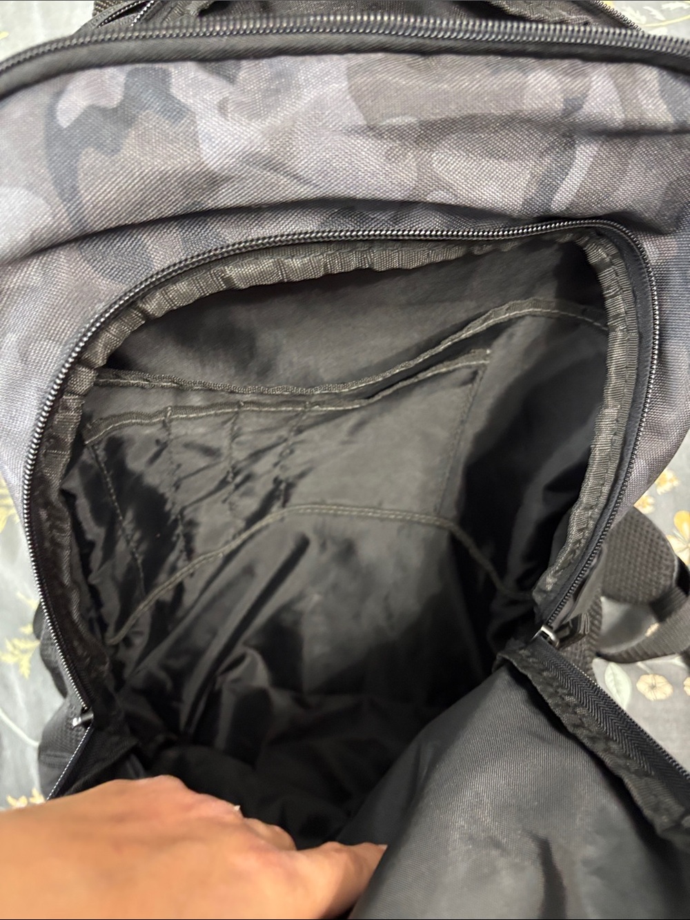 Callaway Golf Clubhouse Padded Backpack with Pockets in Black and Grey Camo - Picture 6 of 7